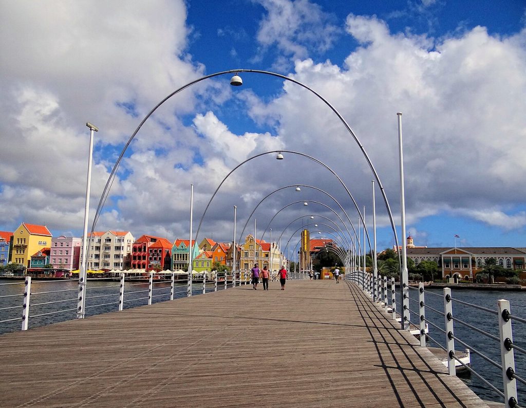 Queen Emma Bridge, Curaçao