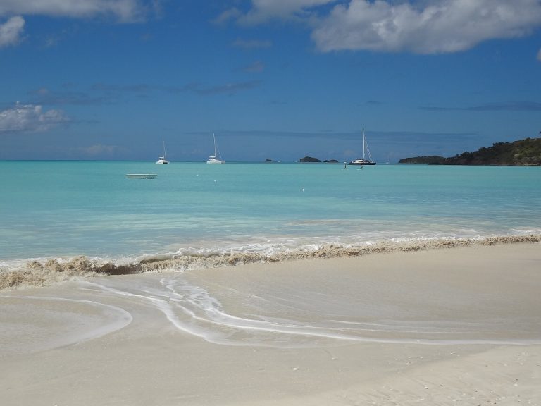 Beach Hopping, Antigua